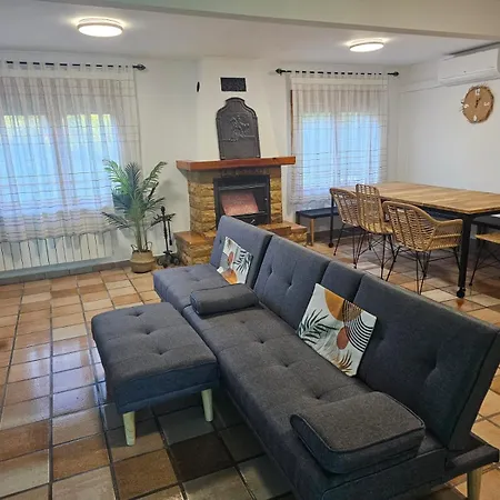 Mequedo Canas Feriehus Alcañiz